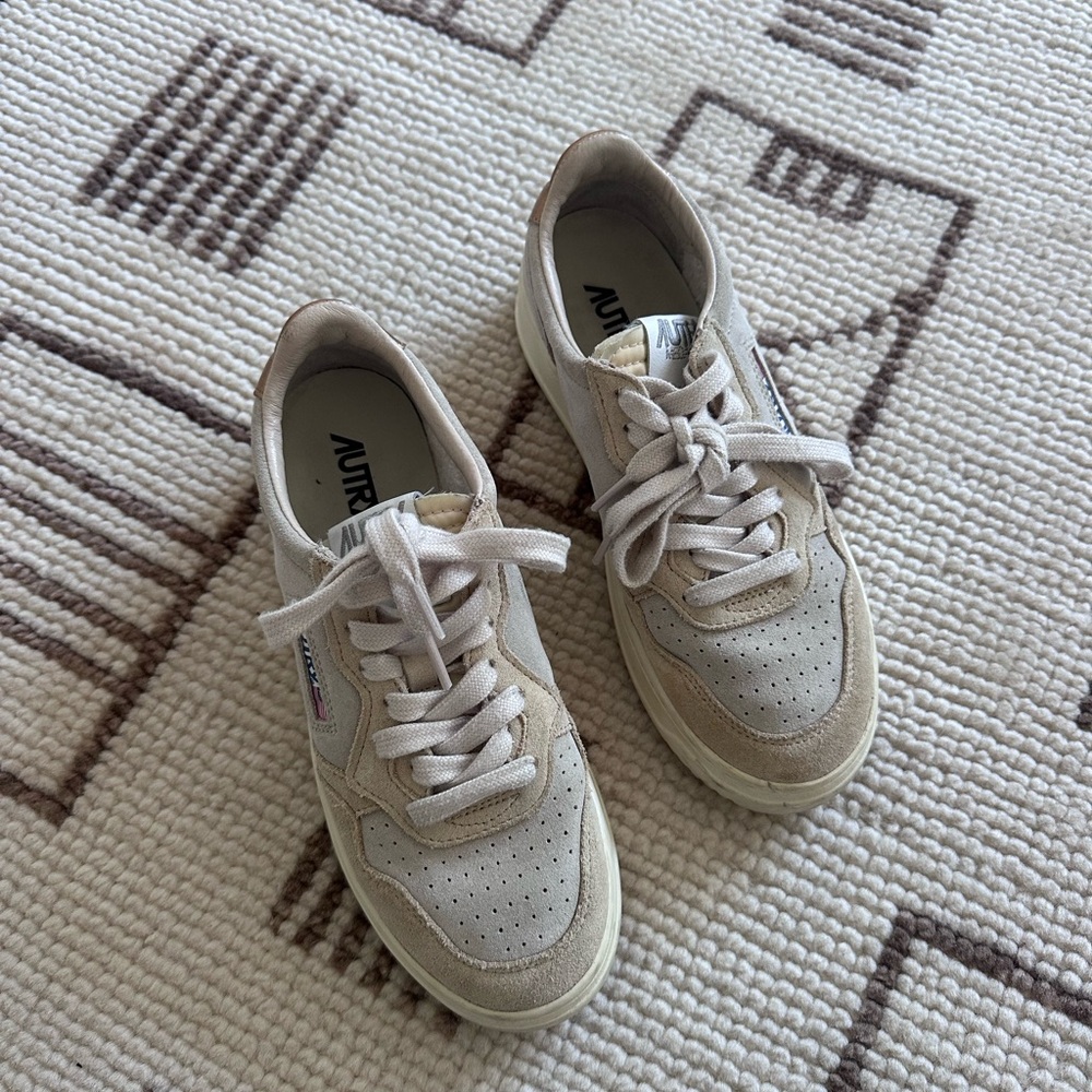 Aurora Women's Beige Sneakers size 37/7